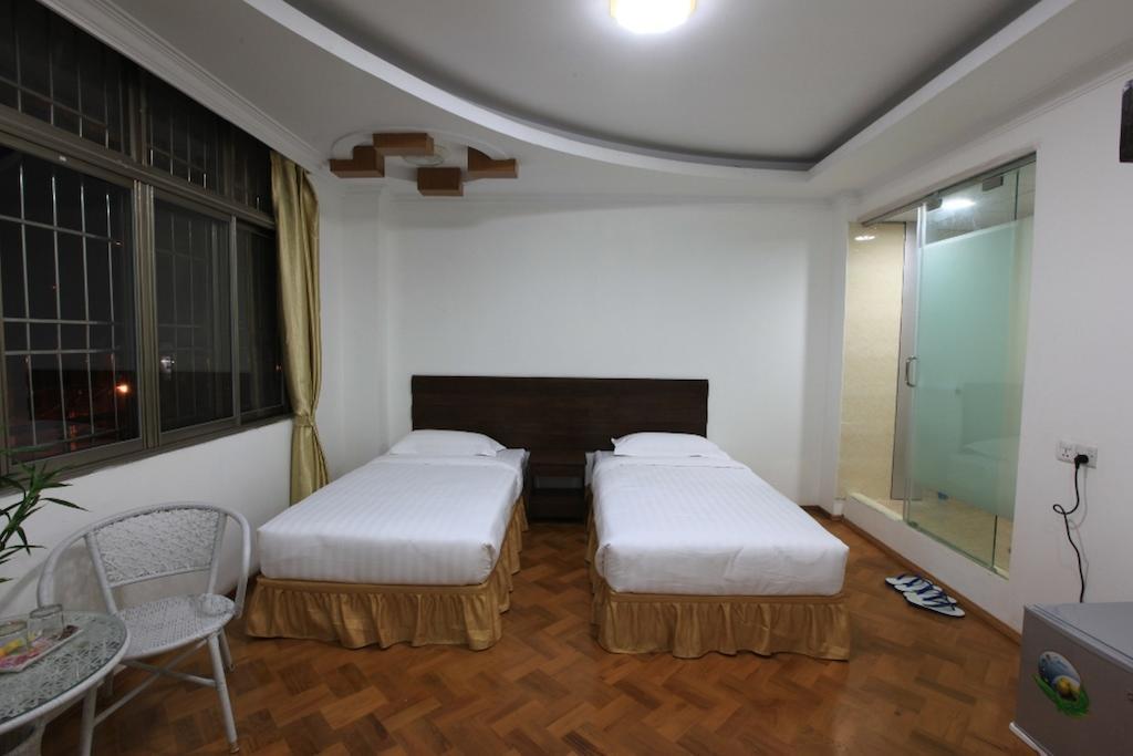 Yangon Regency Hotel Экстерьер фото